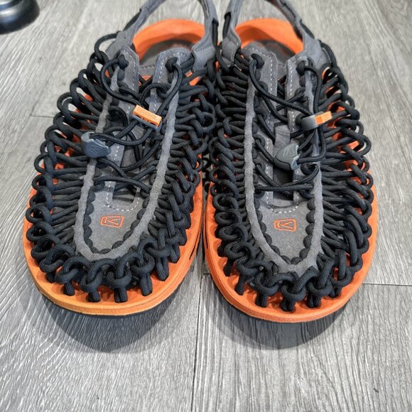 KEEN Uneek Bungee Cord Trail Hiking Sandals Water Shoes Men Sz 8.5 Black Orange - Picture 3 of 8